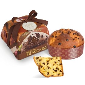Panettone artigianale con Praline al Cioccolato di Fraccaro Spumadoro, Impasto con Lievito Madre, armonia di profumi e sapori ch