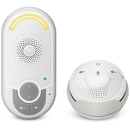 Motorola MBP 140 - Baby monitor audio digitale con unità bambino "plug-n-go" e piccola unità genitore portatile, modo eco e lu