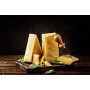 Parmigiano Reggiano DOP stagionato 30 mesi, prodotto italiano, 670g