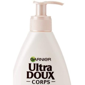 Garnier Ultradolce - Latte corpo lenitivo idratante “Delicatezza d'avena” per pelli secche e sensibili, 250 ml