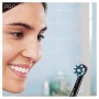 Oral-B PRO 2 2950N CrossAction Spazzolino Elettrico Ricaricabile con 2 Manici Connessi, di cui 1 Rosa e 1 Nero, 2 Testine di Ri