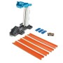 Hot Wheels Solleva e Lancia, Playset per Macchinine con 2 Corsie, Include Connettori, Pezzi di Pista e un Veicolo, Giocattolo pe
