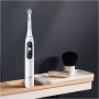 Oral-B iO - 7n - Spazzolino Elettrico Ricaricabile, 1 Spazzolino Bianco Con Tecnologia Magnetica, Display In Bianco E Nero, 1 Te