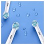 Oral-B iO - 7n - Spazzolino Elettrico Ricaricabile, 1 Spazzolino Bianco Con Tecnologia Magnetica, Display In Bianco E Nero, 1 Te