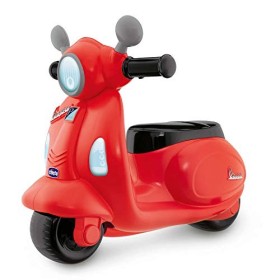 Chicco Vespa per Bambini Primavera Rossa, Moto Giocattolo Cavalcabile con Pannello Elettronico, Luci e Suoni, Ruote di Supporto 